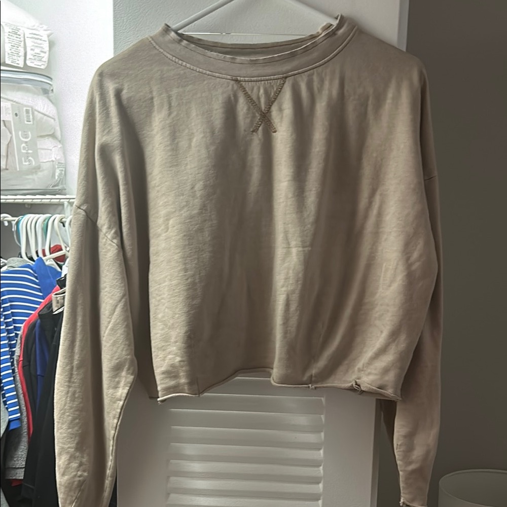 Cropped lightweight sweatshirt